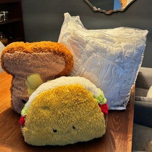 Beddy's Queen White Ruffle Comforter